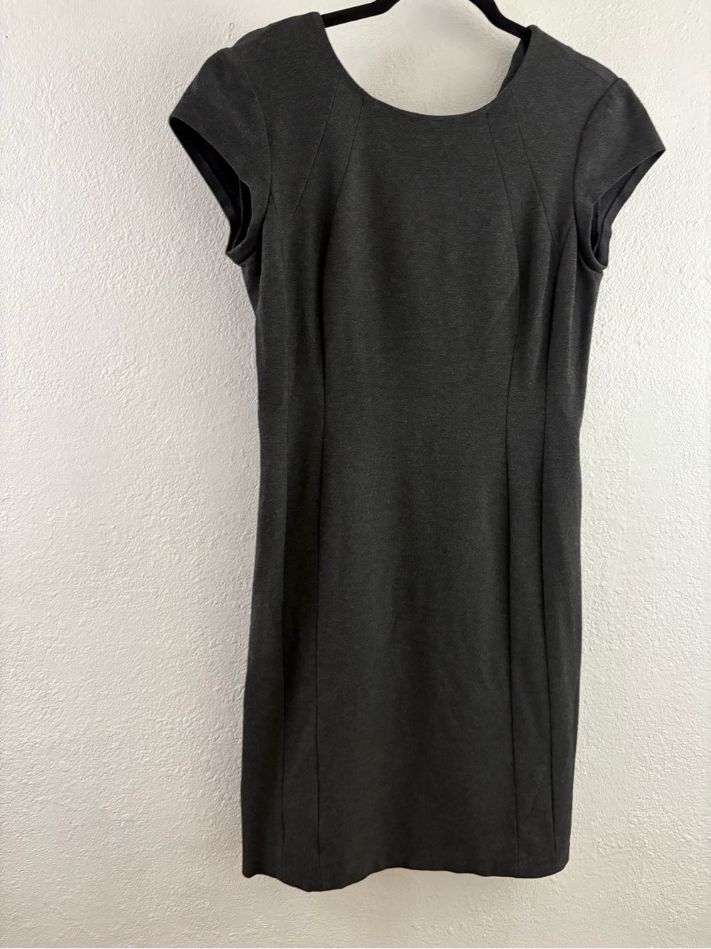 Lafayette 148 New York short-sleeve ponte sheath dress rounded neckline size 6